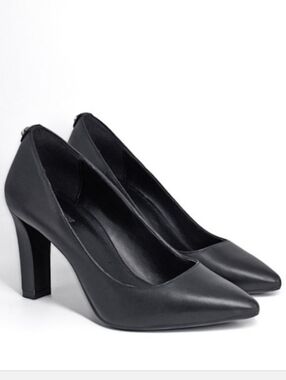 New Michael Kors Milly Flex Women's Black Vachetta Leather 3" Heel Designer Pump